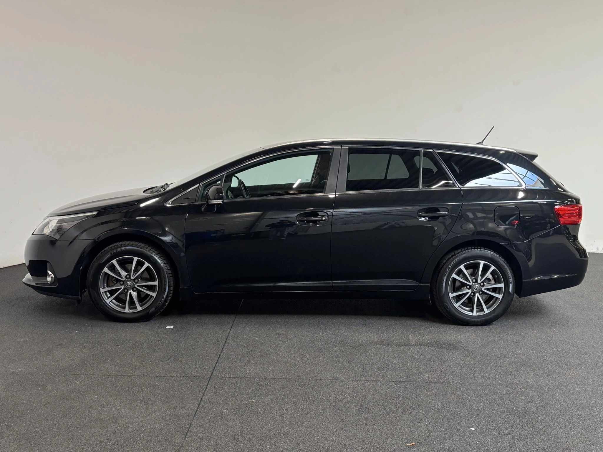 Hoofdafbeelding Toyota Avensis