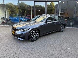 BMW 3 Serie 330e M-Sport,HeadUp,Schuifdak,Vol leer,LED,Trekhk Elekt.,NaviPro,Stoelverw