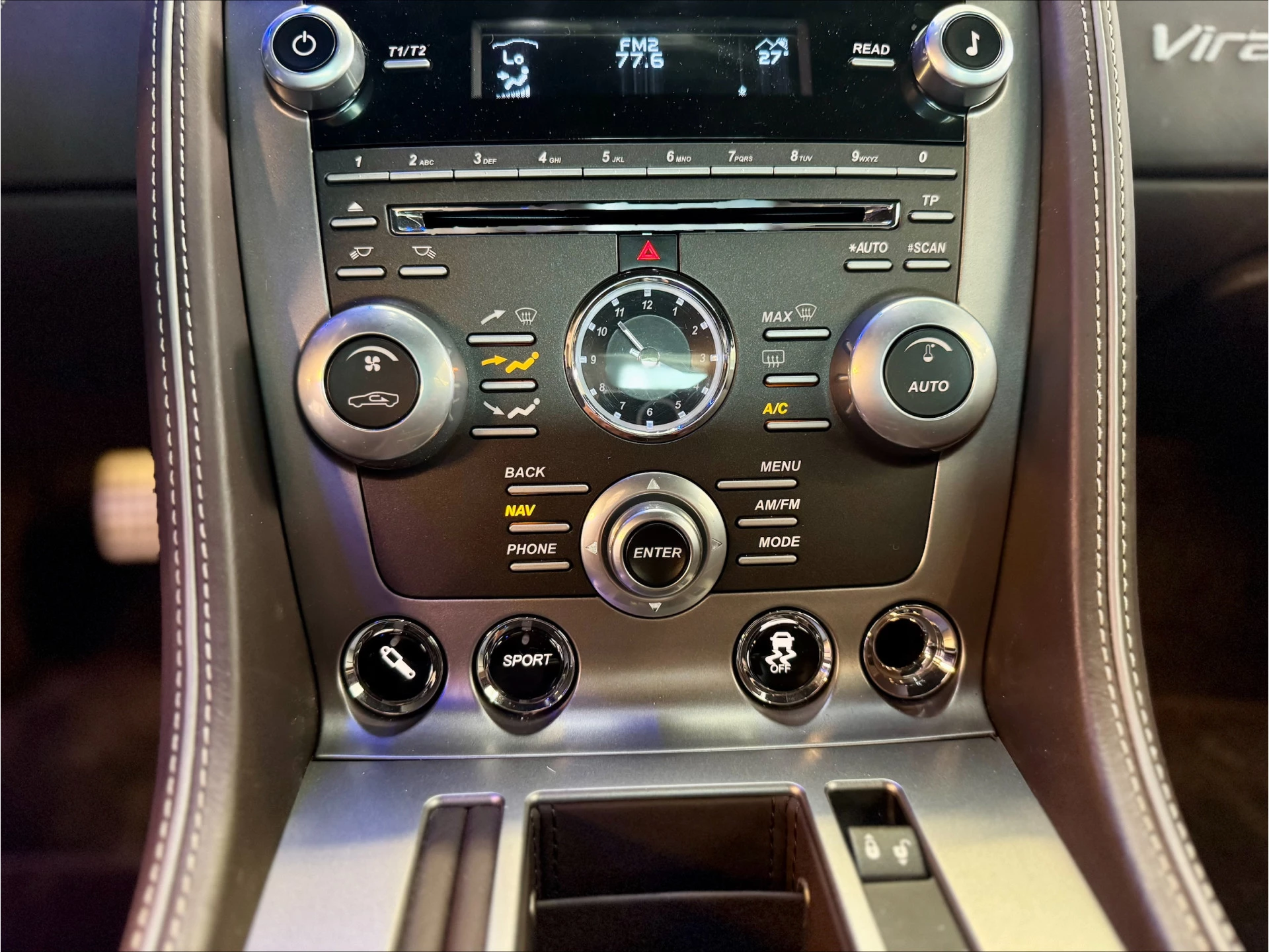 Hoofdafbeelding Aston Martin V12 Virage