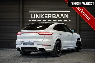 Porsche Cayenne Coupé 3.0 E-Hybrid Techart | Uniek | Vol opties | Panodak | Luchtvering | Bose | Sport Chrono | 22 inch | NL auto |