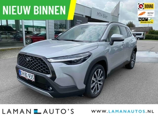 Hoofdafbeelding Toyota Corolla Cross Toyota Corolla Cross Hybrid 140pk Style Premium 2025 | CarPlay Stuur- en stoelverwarming ECC ACC 18" LMV PDC Camera BSM Metallic | Hybrid Voorschoten
