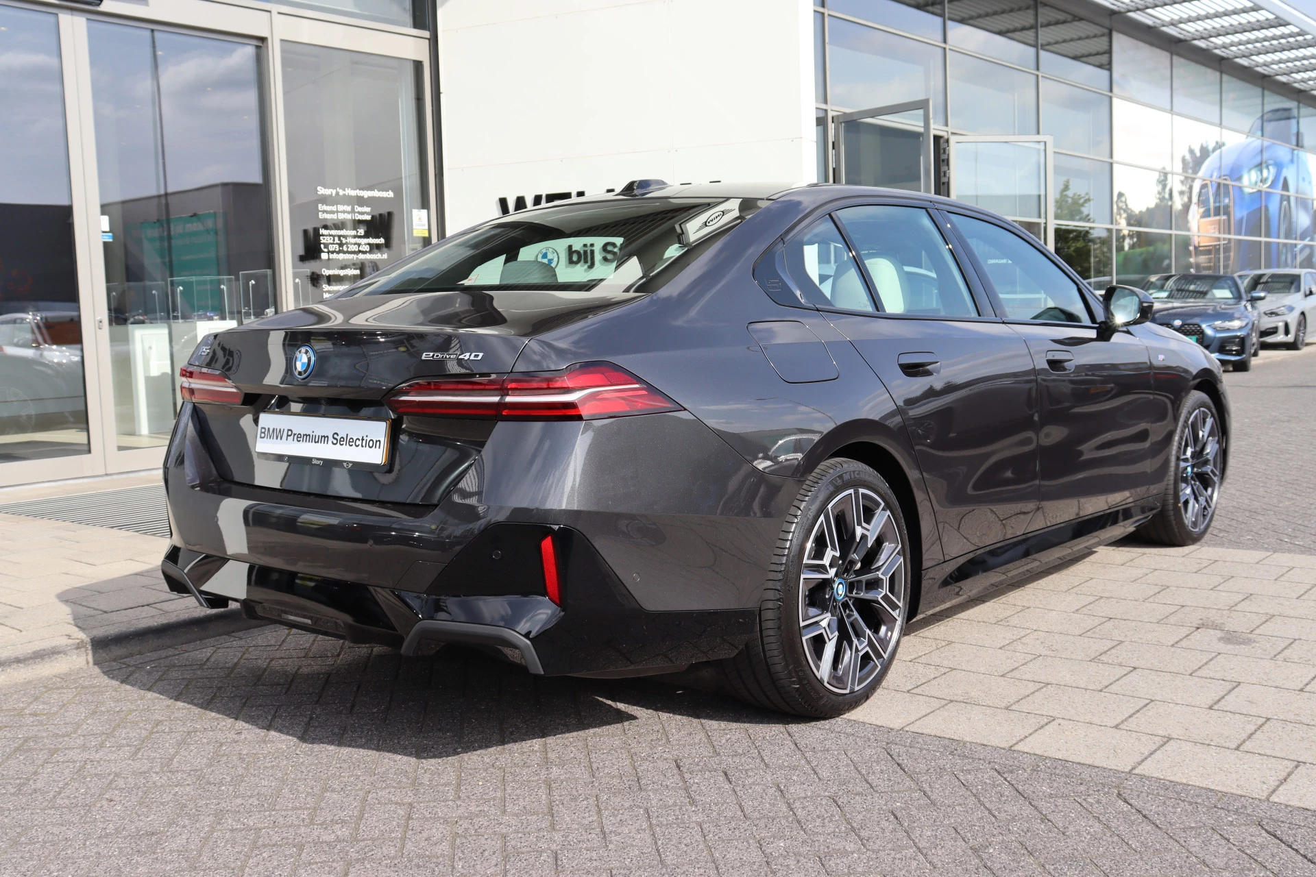 Hoofdafbeelding BMW i5