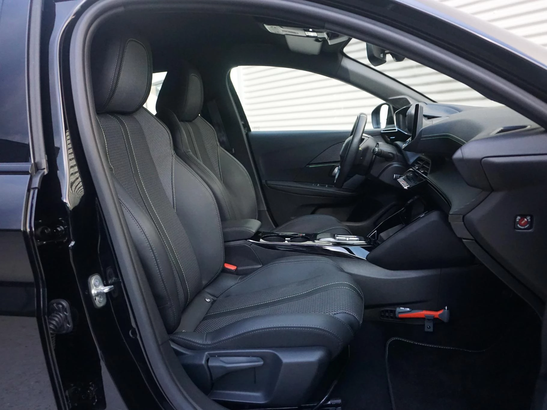 Hoofdafbeelding Peugeot e-208