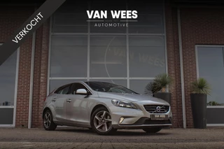 ➡️ Volvo V40 1.6 T2 R-Design | Origineel NL | Trekhaak | Origineel | Sportstoelen | Sportstuur | Navi | Cruise control | Climate control | PDC | Half leer | Bluetooth |