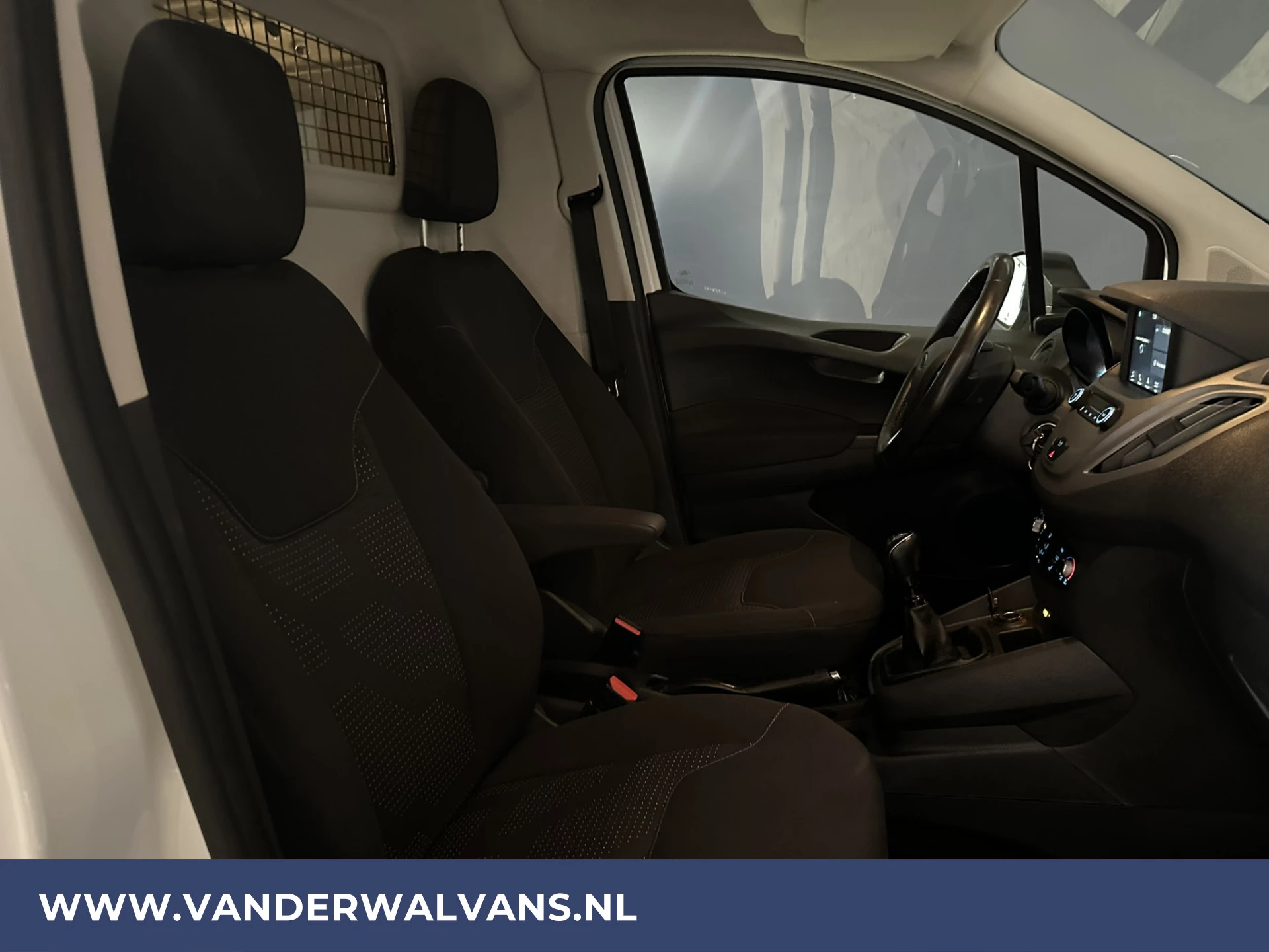 Hoofdafbeelding Ford Transit Courier