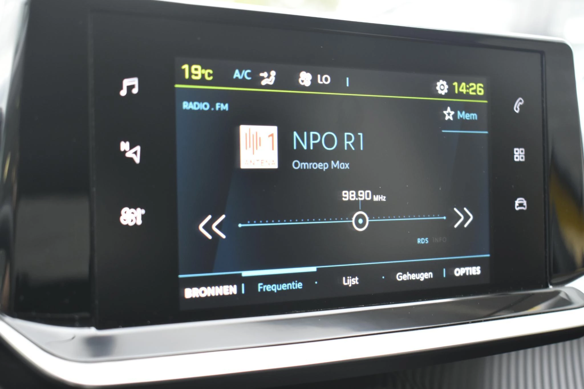 Hoofdafbeelding Peugeot e-208