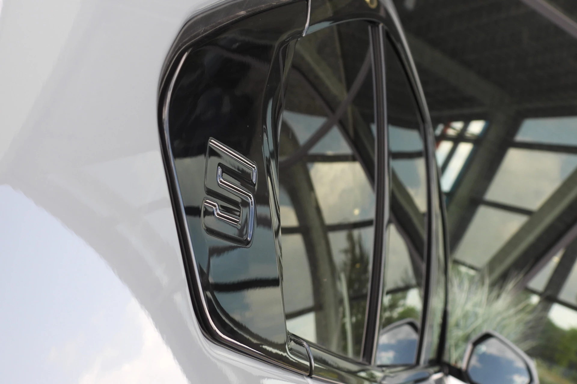 Hoofdafbeelding BMW i5