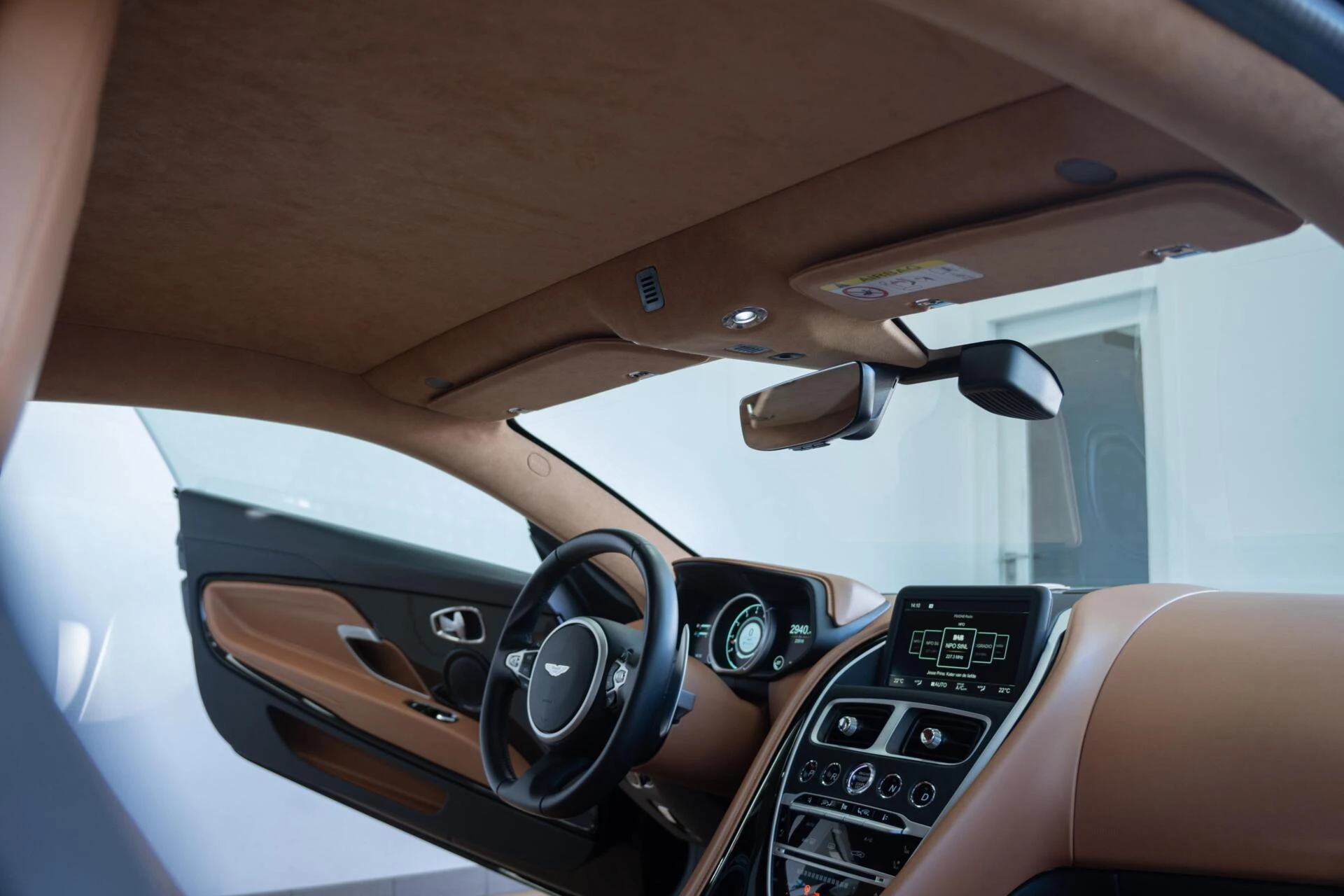 Hoofdafbeelding Aston Martin DB11