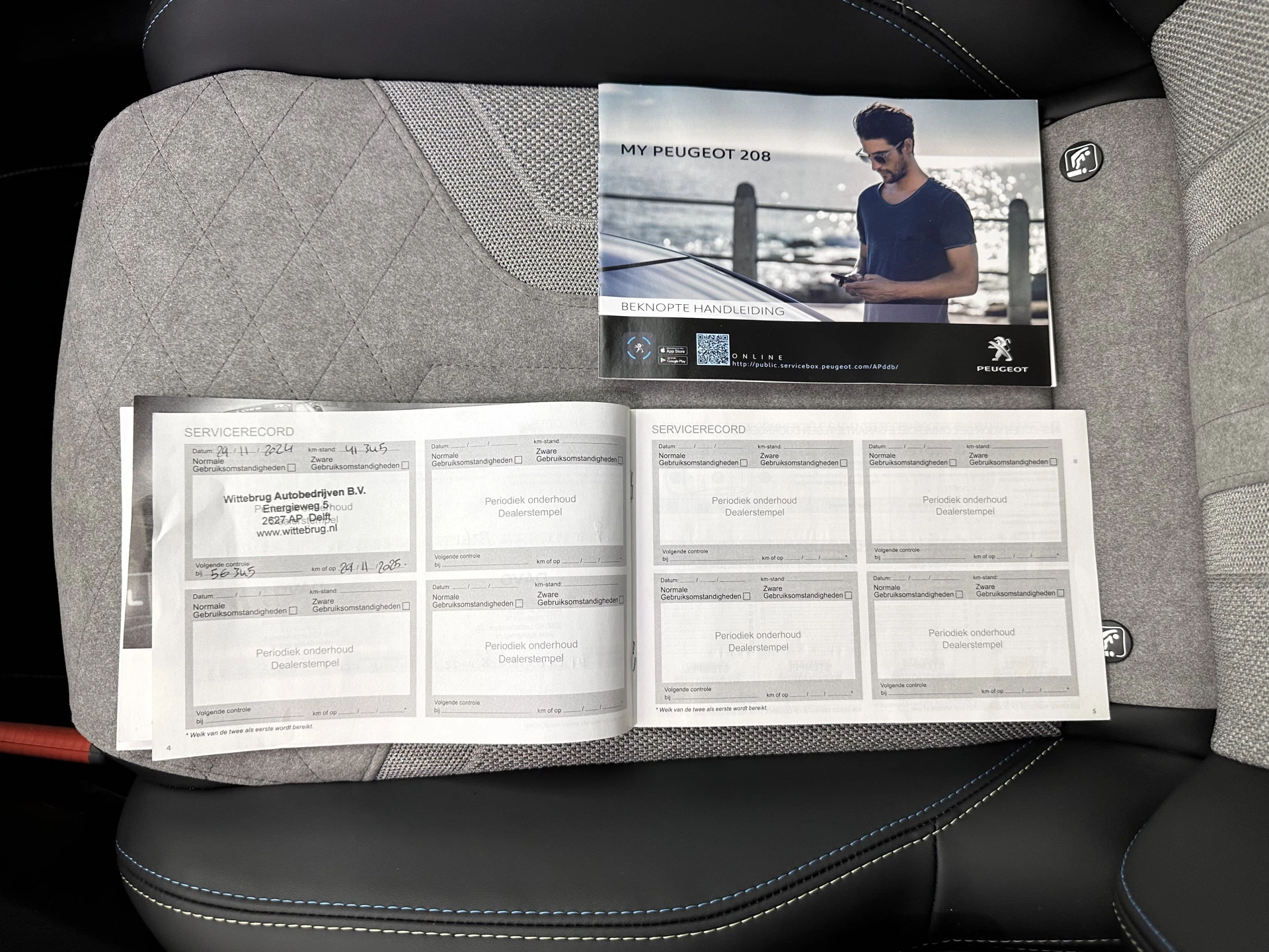 Hoofdafbeelding Peugeot e-208