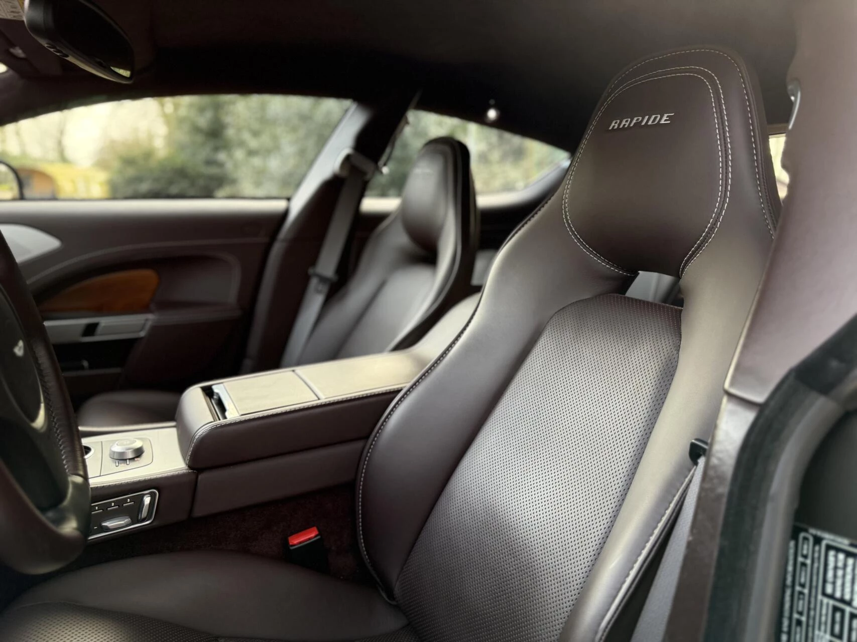 Hoofdafbeelding Aston Martin Rapide