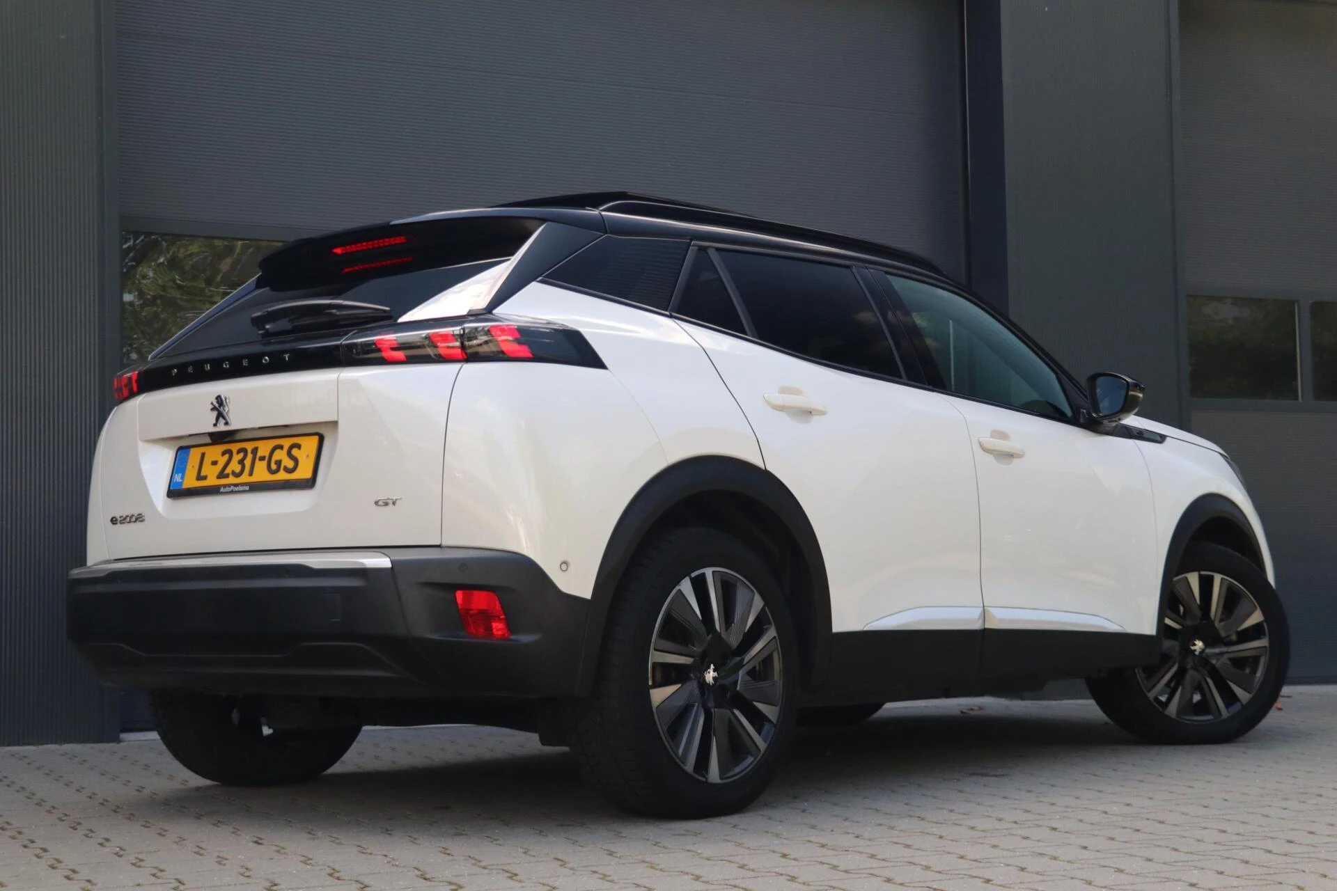 Hoofdafbeelding Peugeot e-2008