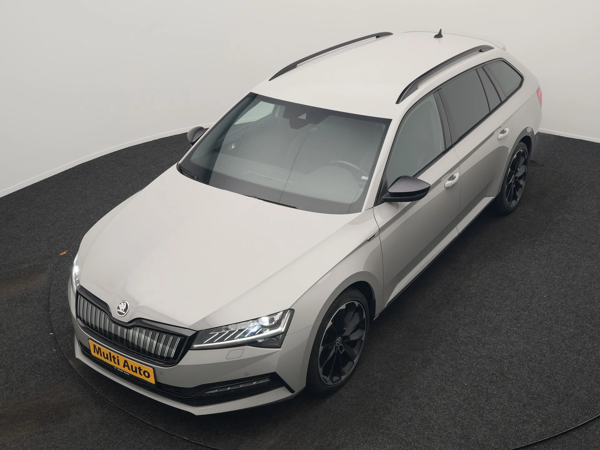 Hoofdafbeelding Škoda Superb