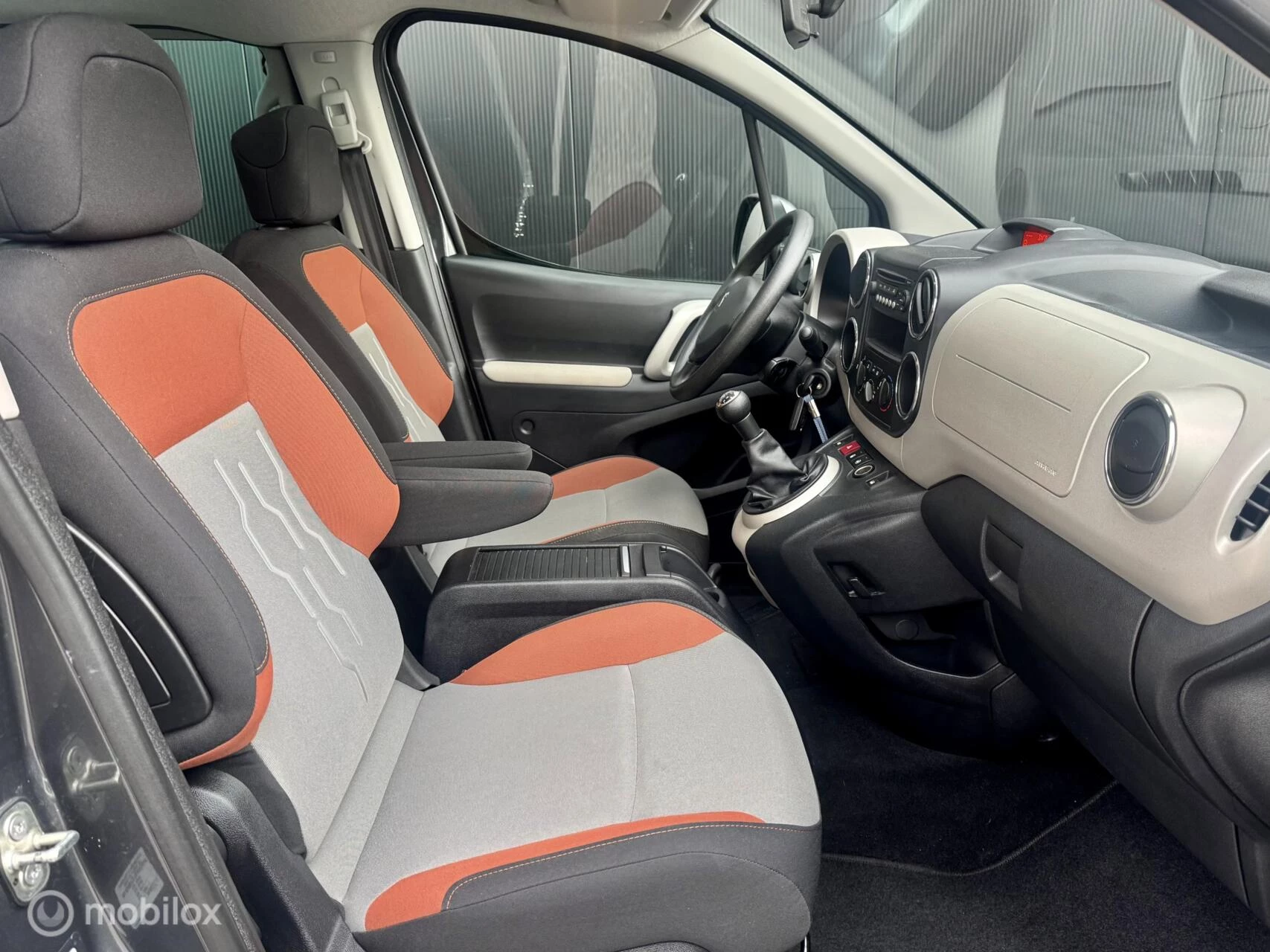 Hoofdafbeelding Peugeot Partner