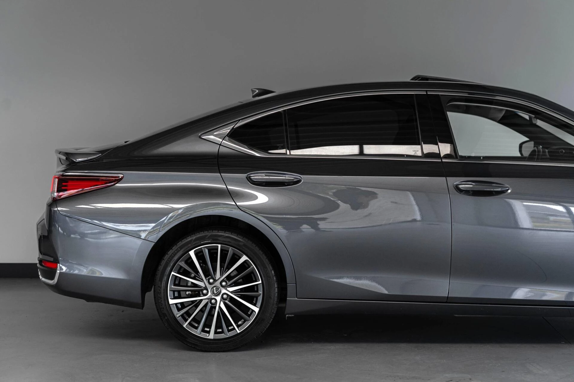 Hoofdafbeelding Lexus ES