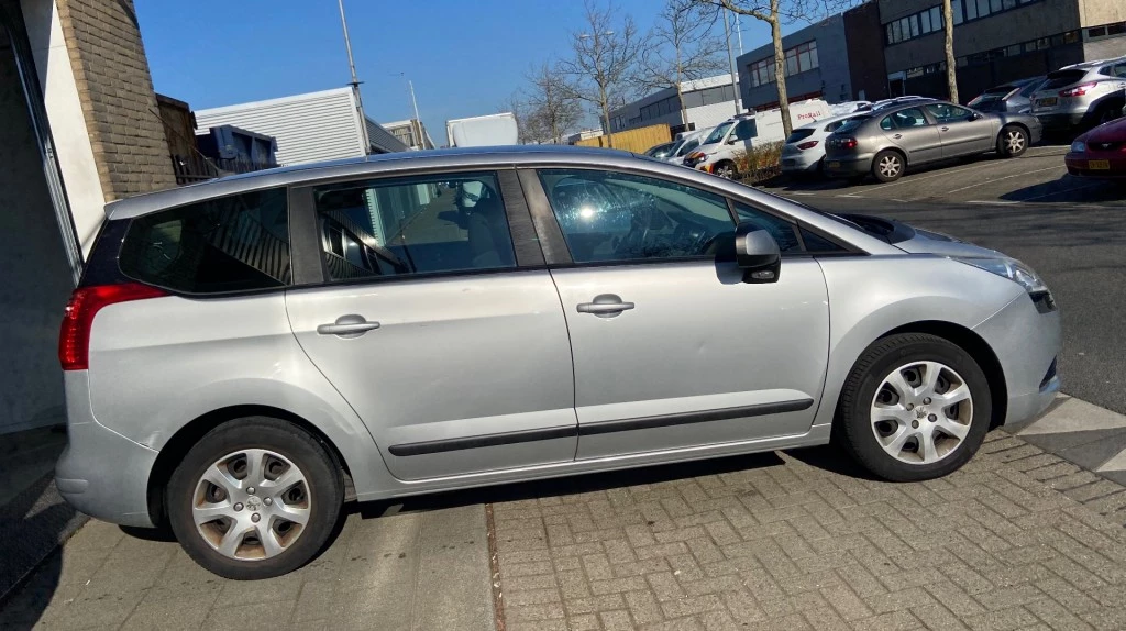 Hoofdafbeelding Peugeot 5008