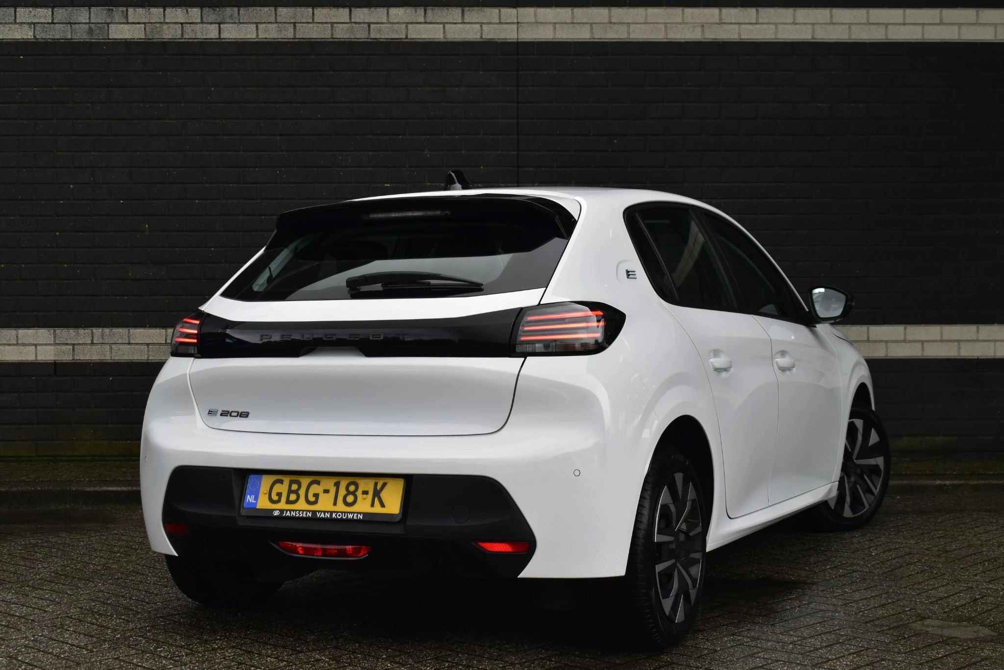 Hoofdafbeelding Peugeot e-208