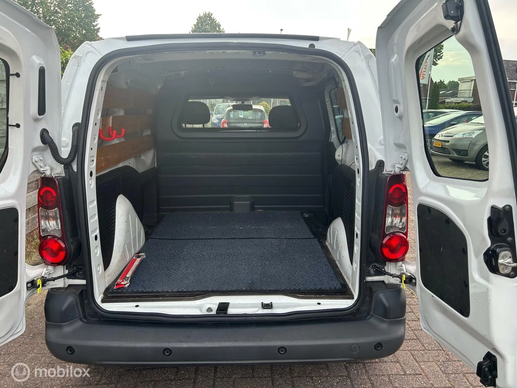 Hoofdafbeelding Peugeot Partner