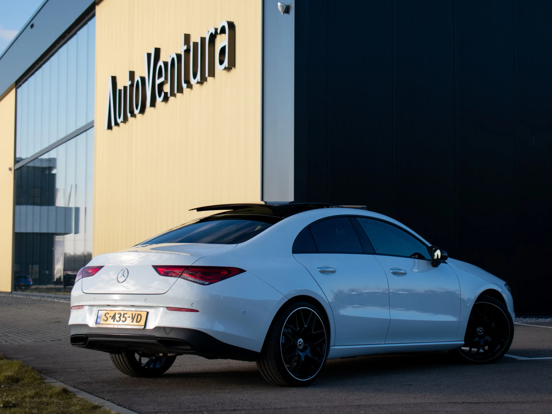 Hoofdafbeelding Mercedes-Benz CLA