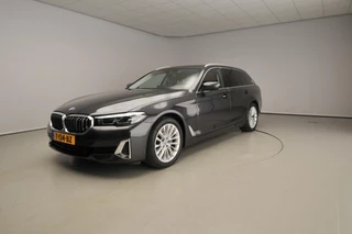 BMW 5 Serie Touring 520i | LED | Leder | Navigatie | Comfortzetels | Stoelverwarming | DAB | Hifi speakers | Alu 18 inch