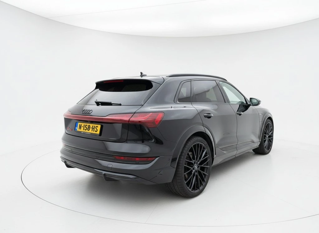 Hoofdafbeelding Audi e-tron