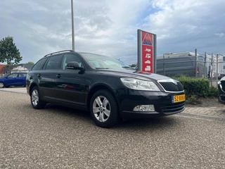 Skoda Octavia Combi 1.2 TSI Ambition Business Line | DSG | Leder | Cruise control | Parkeersensoren achter | NAVI | Trekhaak