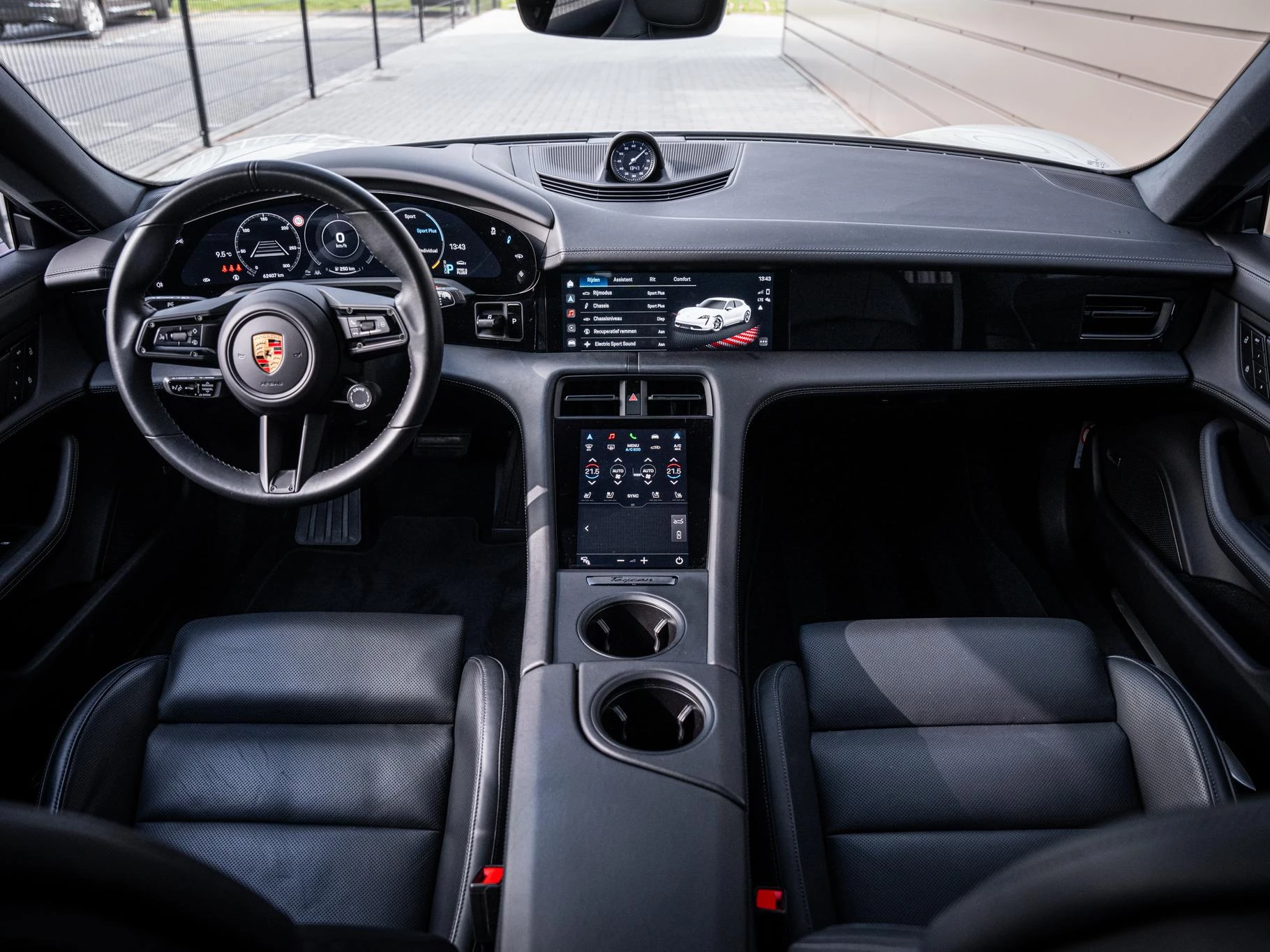 Hoofdafbeelding Porsche Taycan