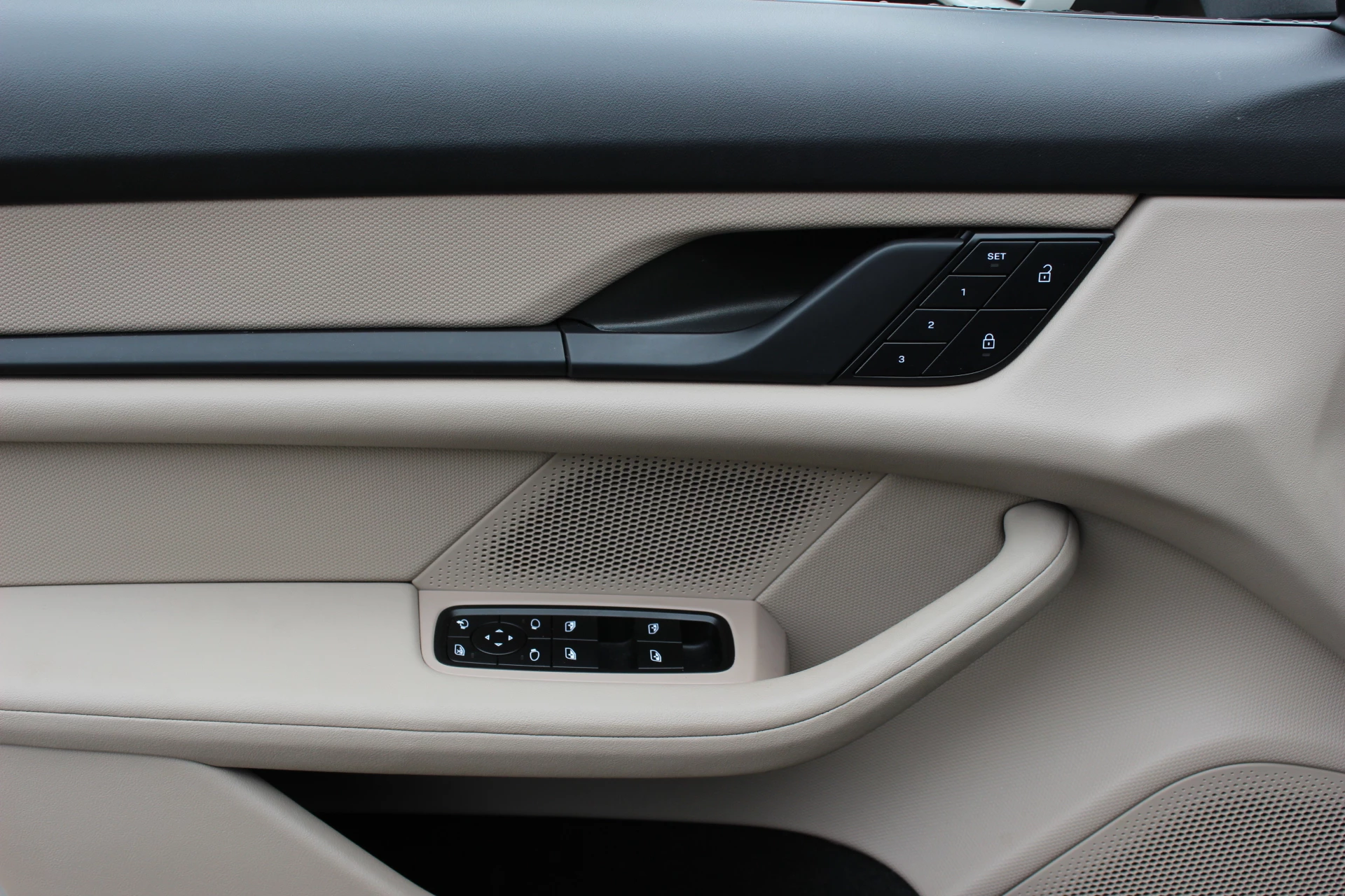 Hoofdafbeelding Porsche Taycan