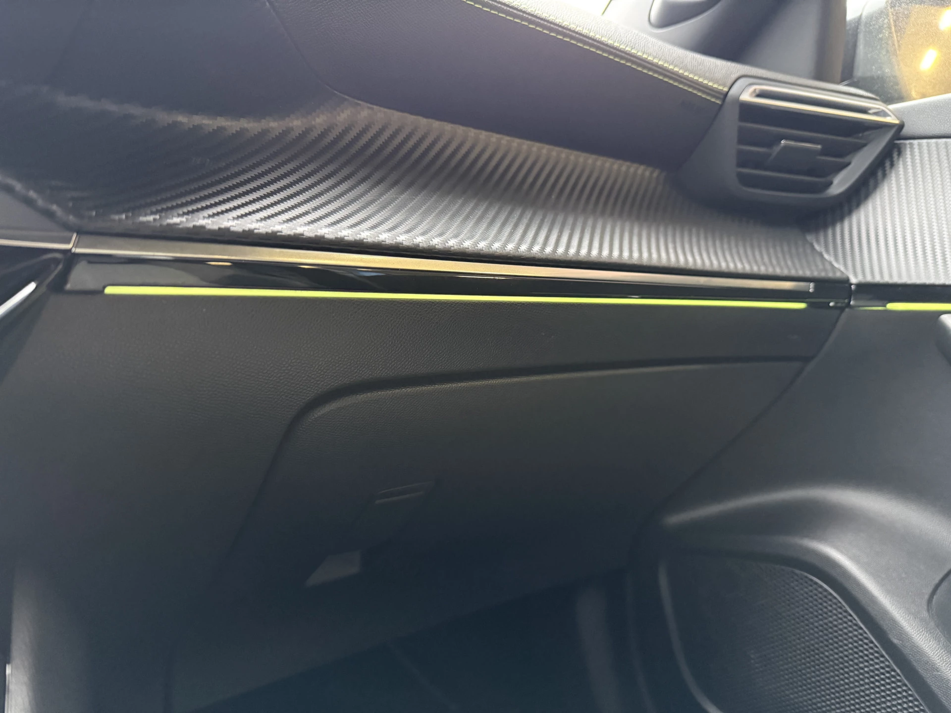 Hoofdafbeelding Peugeot e-2008