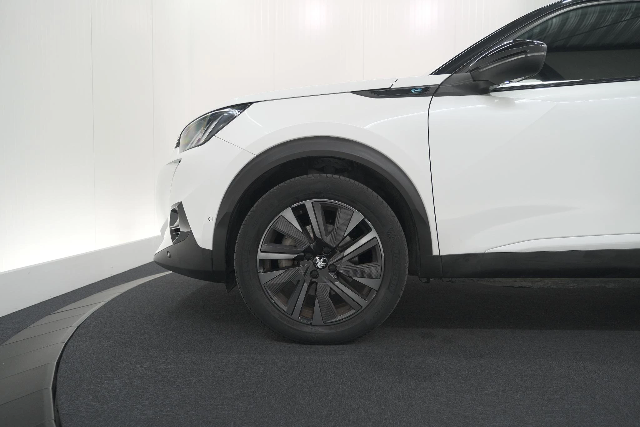 Hoofdafbeelding Peugeot e-2008