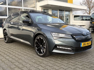 Škoda Superb Combi 1.4 TSI iV Sportline Business Panoramadak ACC Trekhaak wegklapbaar Camera