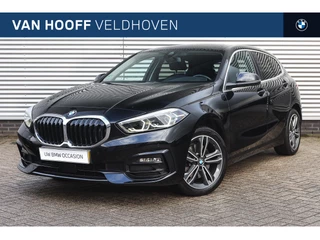 BMW 1 Serie 118i Sport Line Automaat / Sportstoelen / LED / Live Cockpit Professional / Cruise Control / Extra getint glas achter