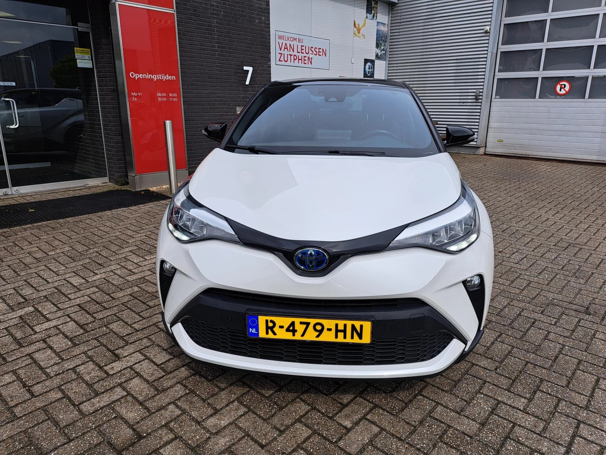 Hoofdafbeelding Toyota C-HR