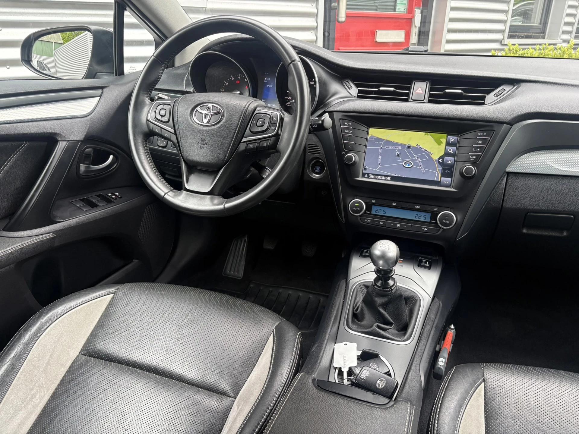 Hoofdafbeelding Toyota Avensis