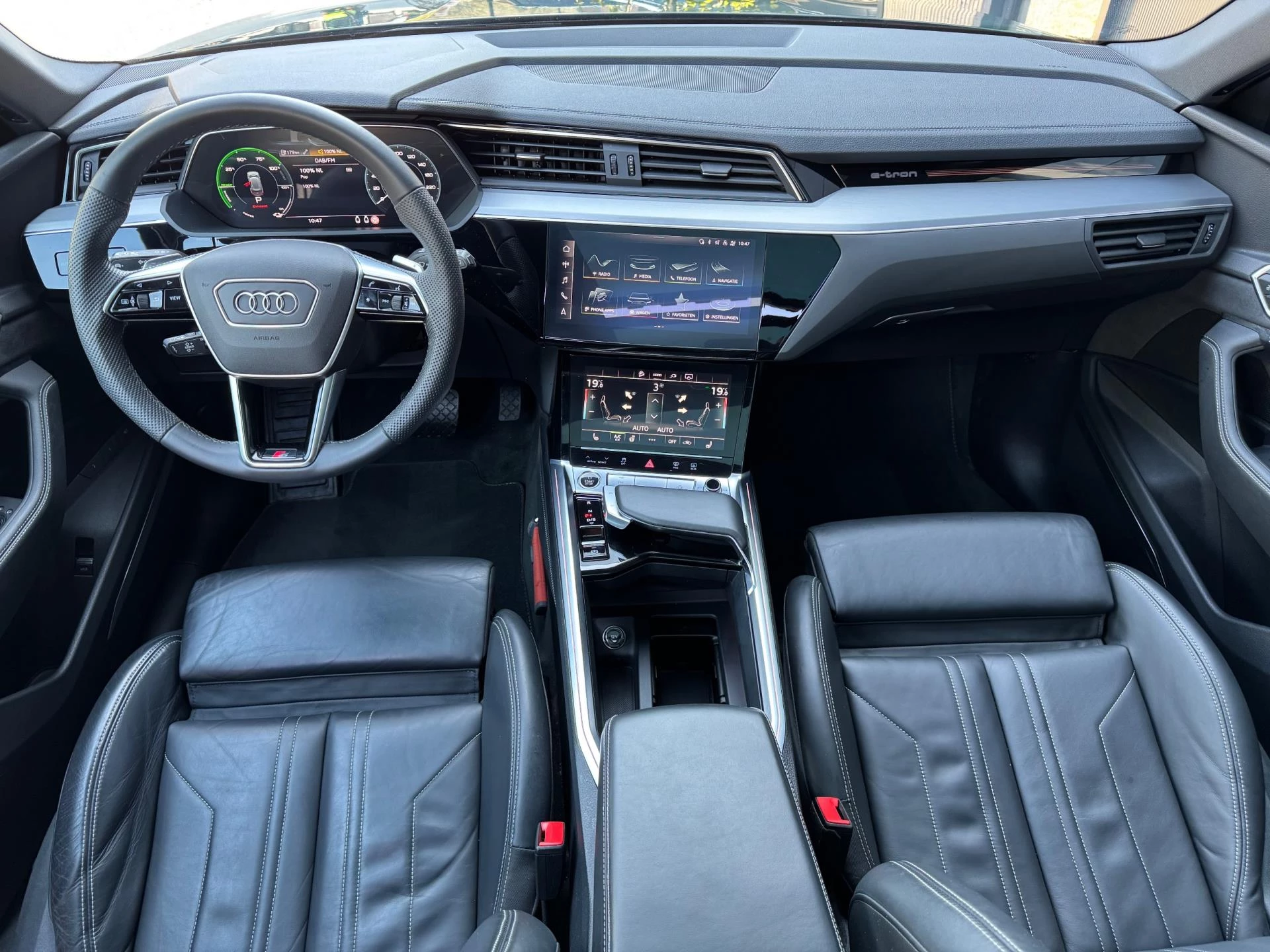 Hoofdafbeelding Audi e-tron