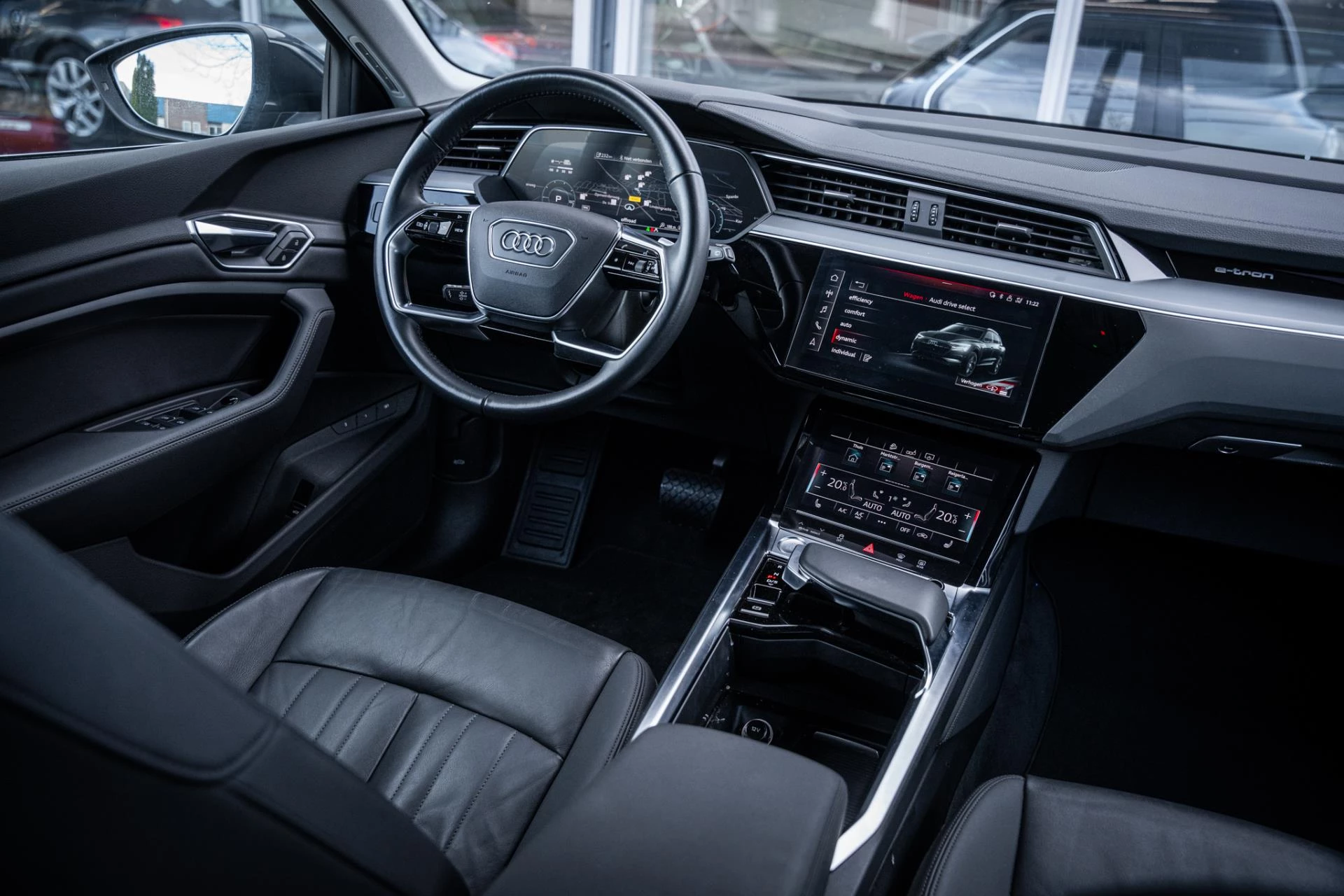 Hoofdafbeelding Audi e-tron