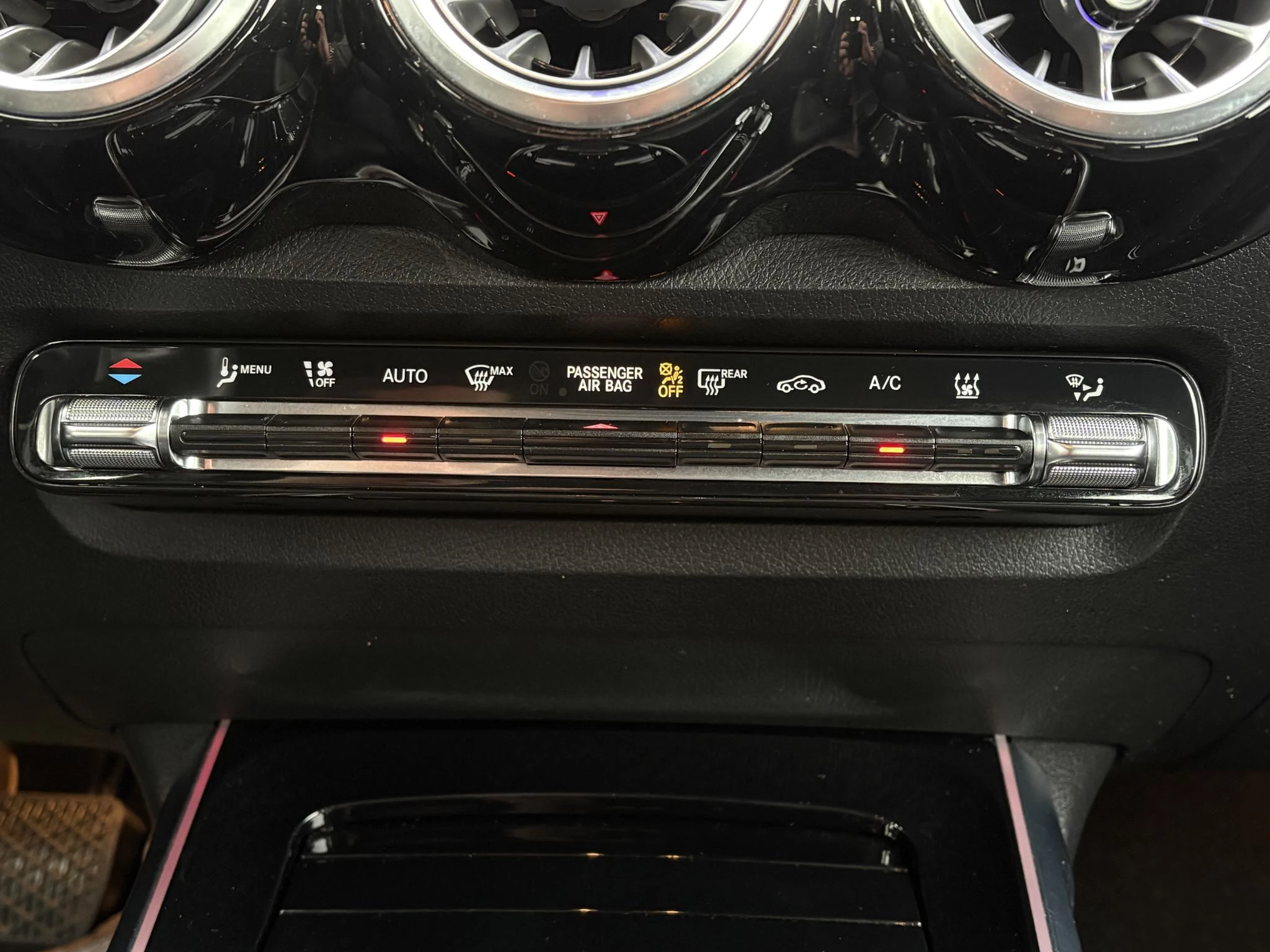 Hoofdafbeelding Mercedes-Benz EQB