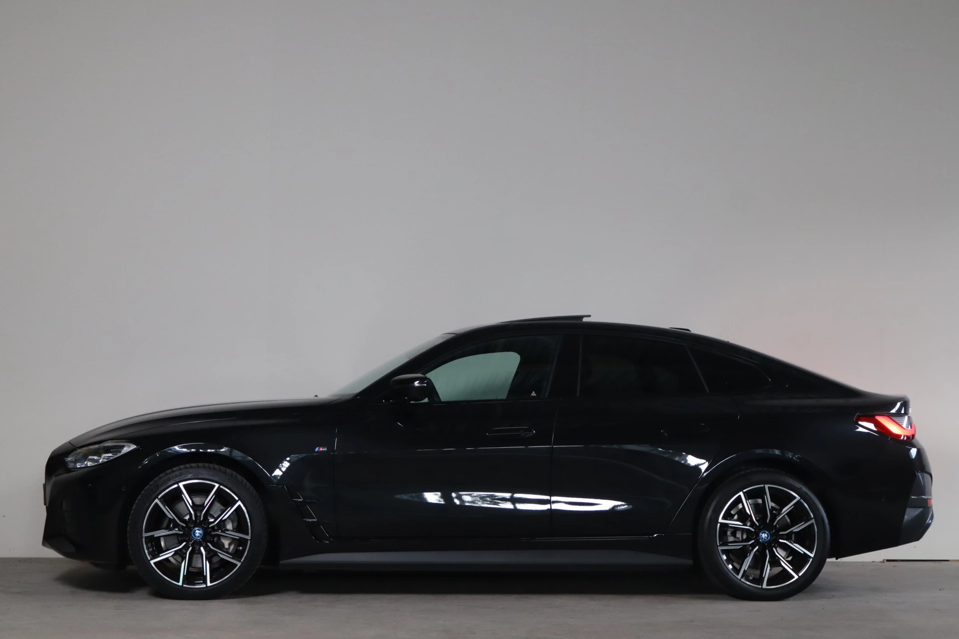 Hoofdafbeelding BMW i4