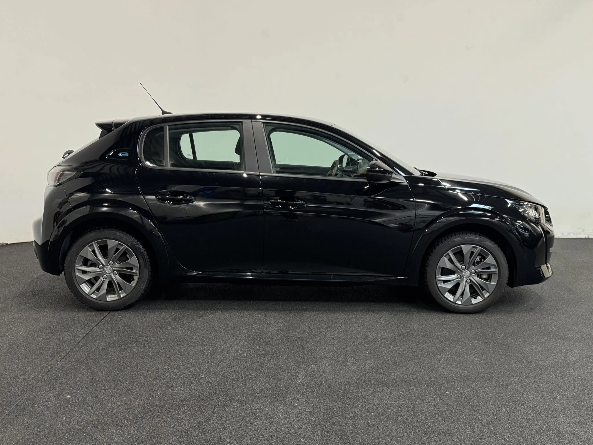 Hoofdafbeelding Peugeot e-208