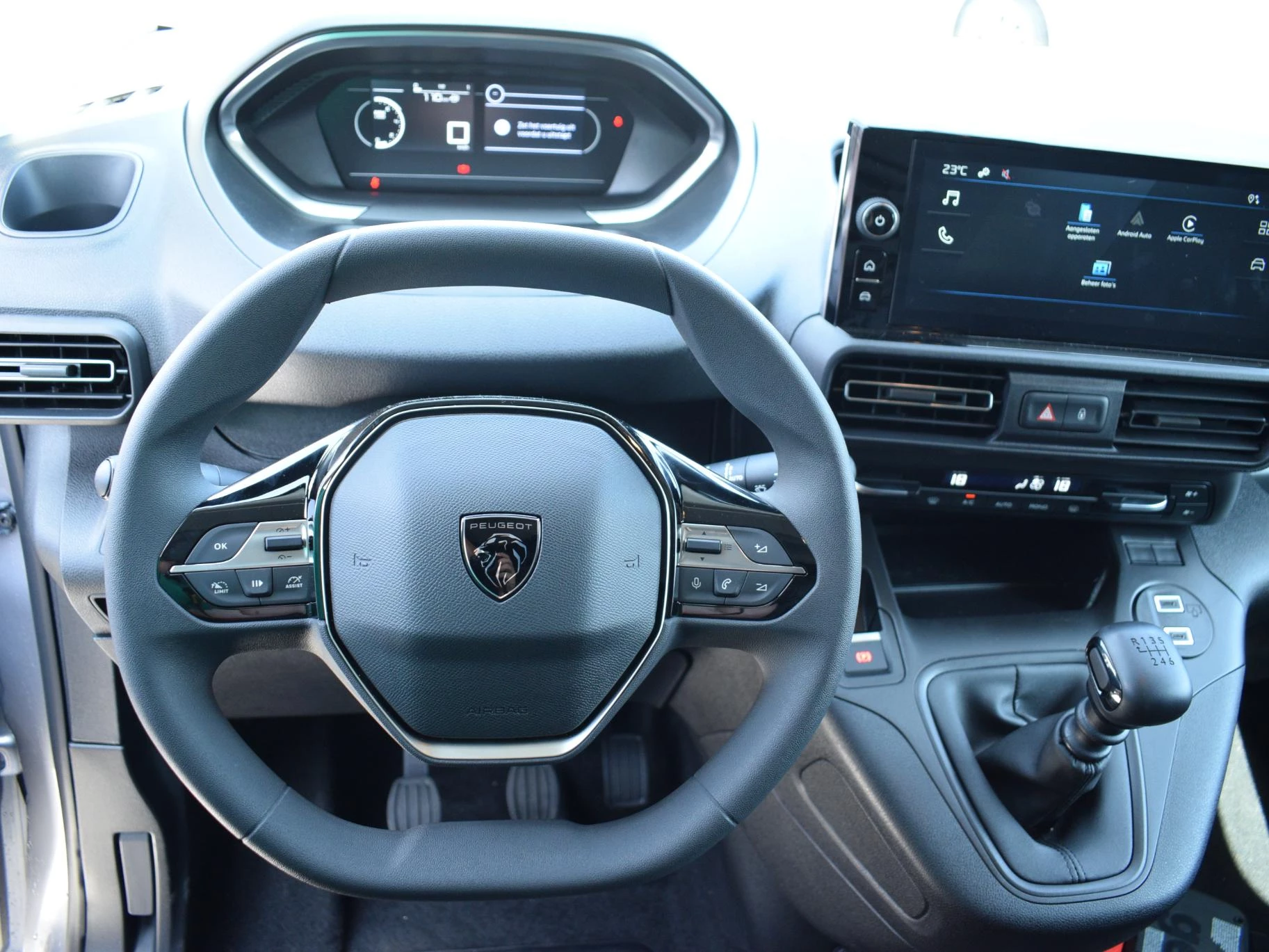 Hoofdafbeelding Peugeot Partner