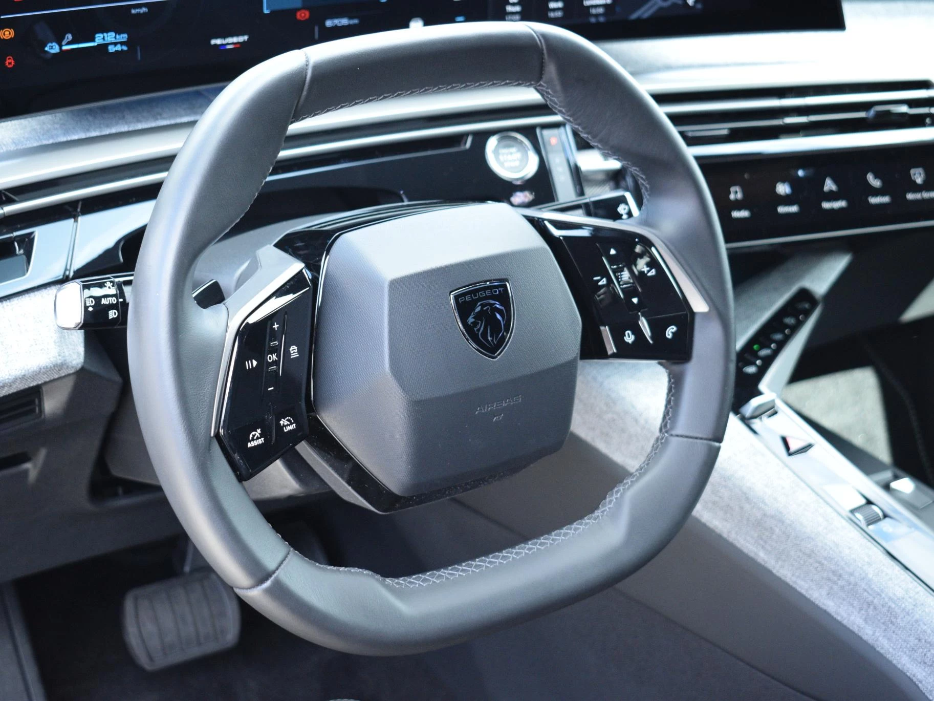 Hoofdafbeelding Peugeot e-3008