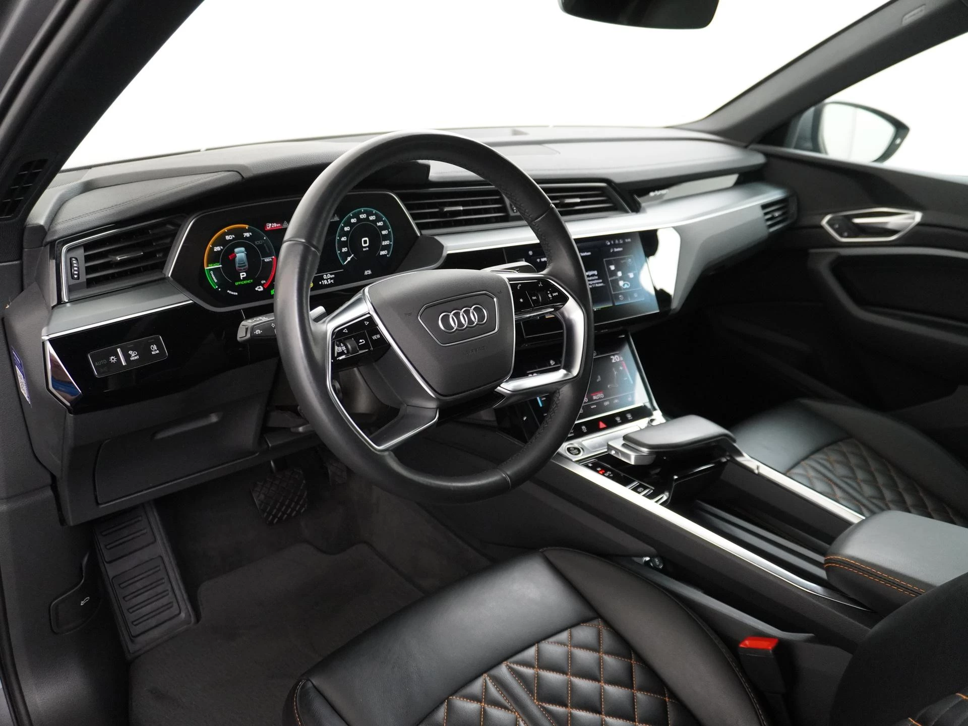 Hoofdafbeelding Audi e-tron