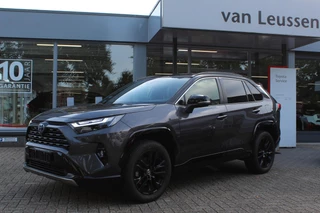 Hoofdafbeelding Toyota RAV4 Toyota RAV4 2.5 HYBRID AWD EXECUTIVE JBL EL-ACHTERKLEP STOEL-STUUR & RUITENWISSER VERW. DODEHOEK