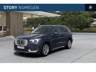 BMW iX1 eDrive20 Pure Edition / Adaptieve LED / Comfort Access / Parking Assistant / Stoelverwarming