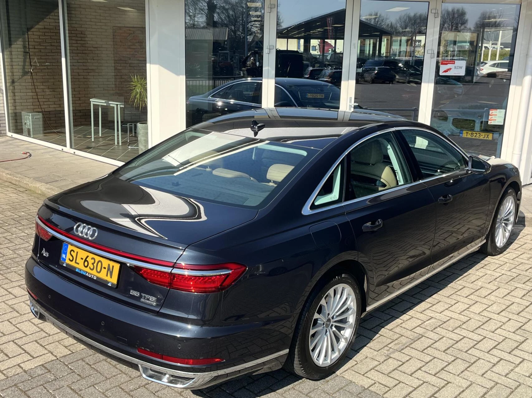 Hoofdafbeelding Audi A8