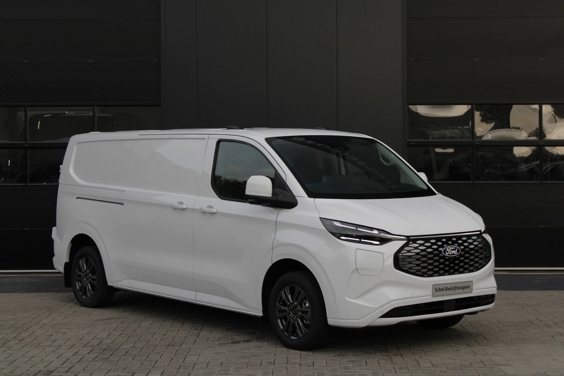 Hoofdafbeelding Ford E-Transit Custom