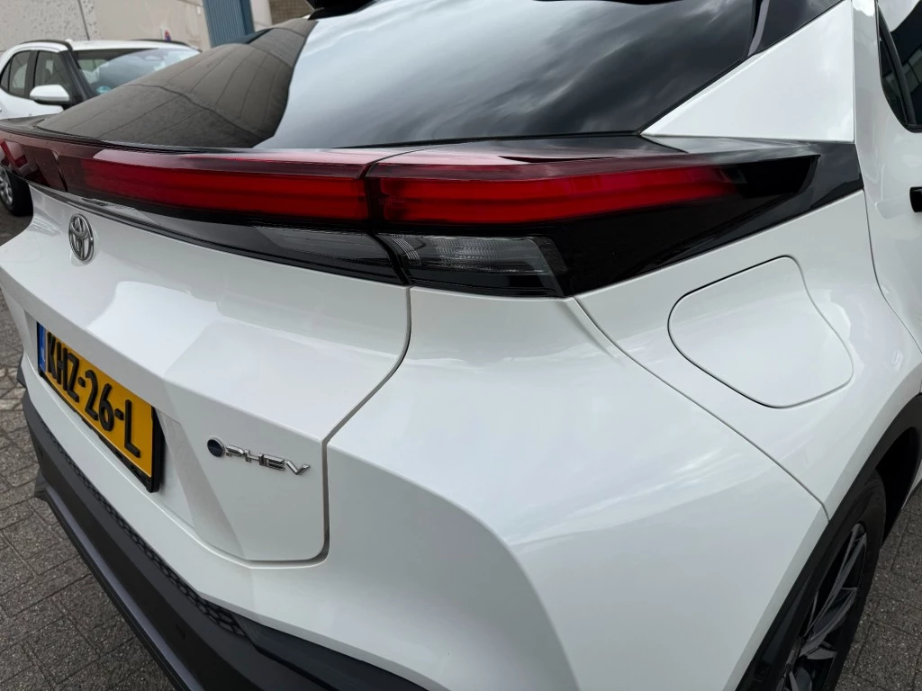 Hoofdafbeelding Toyota C-HR
