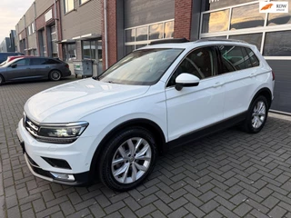 Hoofdafbeelding Volkswagen Tiguan Volkswagen TIGUAN 1.4 TSI DSG LED ACC Pano Camera Carplay