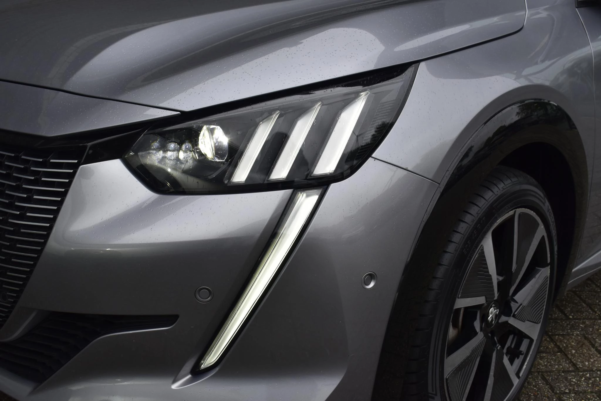 Hoofdafbeelding Peugeot e-208