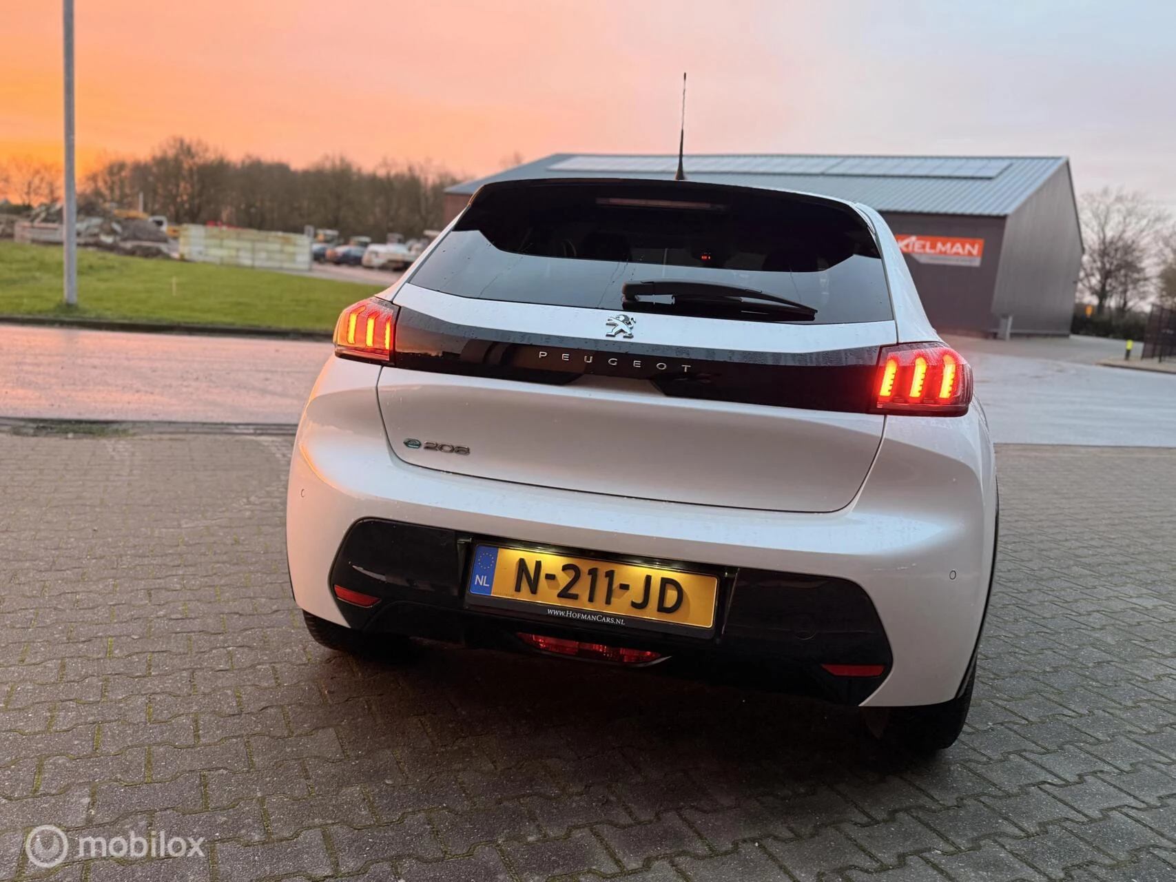 Hoofdafbeelding Peugeot e-208