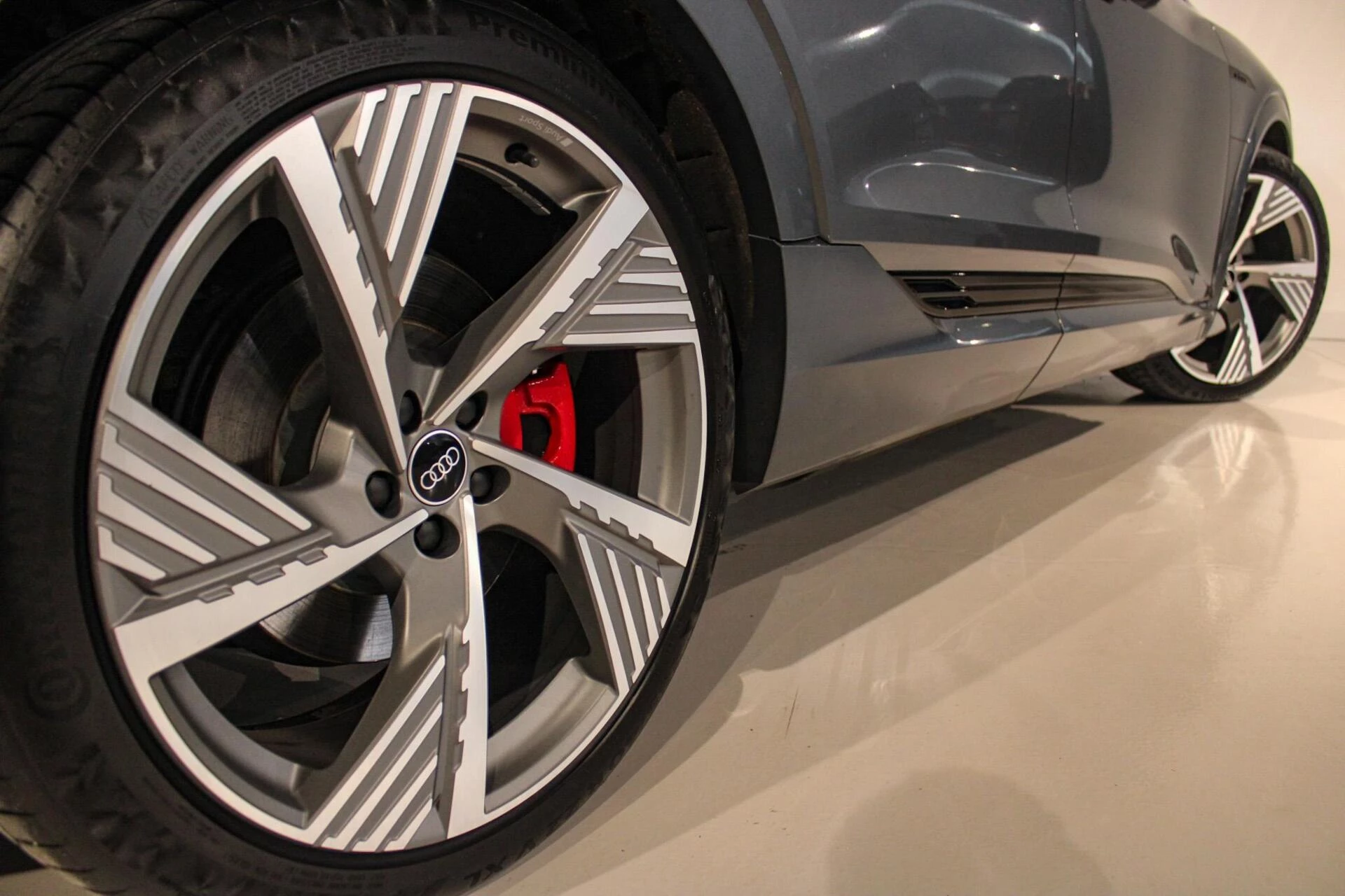 Hoofdafbeelding Audi Q8 e-tron